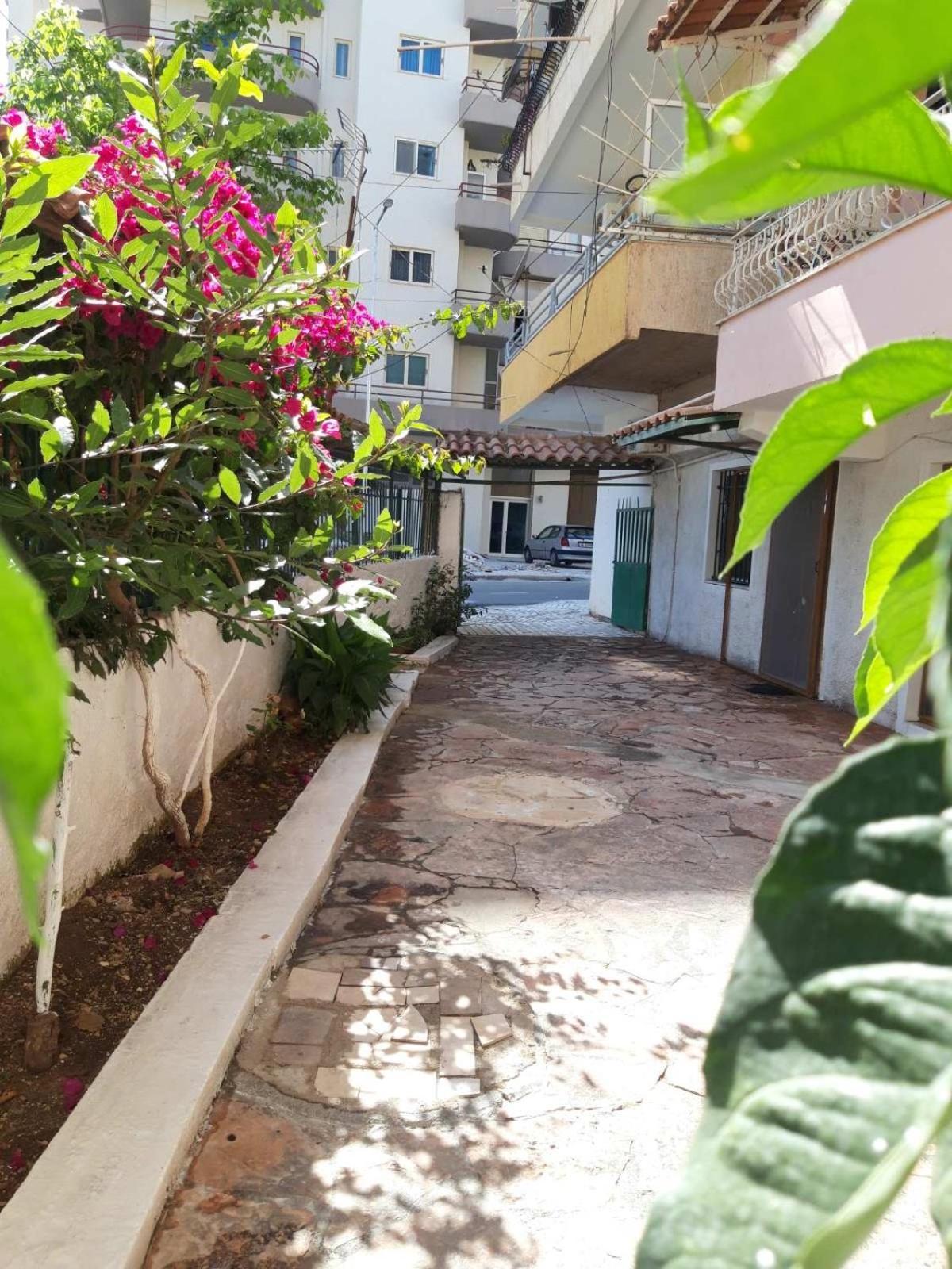 Gogo'S Sea Side Apartment Saranda Extérieur photo
